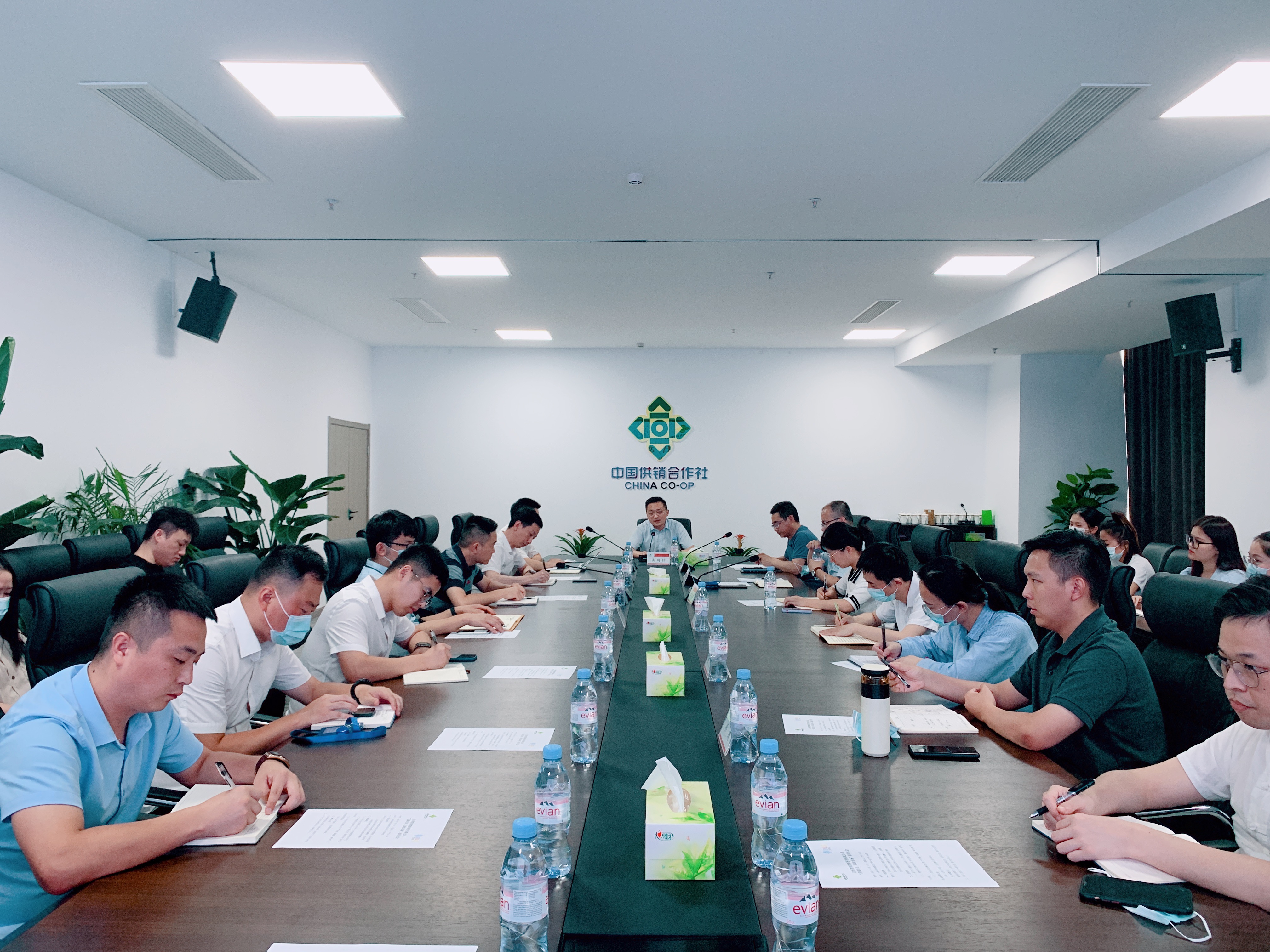 省供銷新零售公司召開“苦戰百日、強攻市場”動員大會